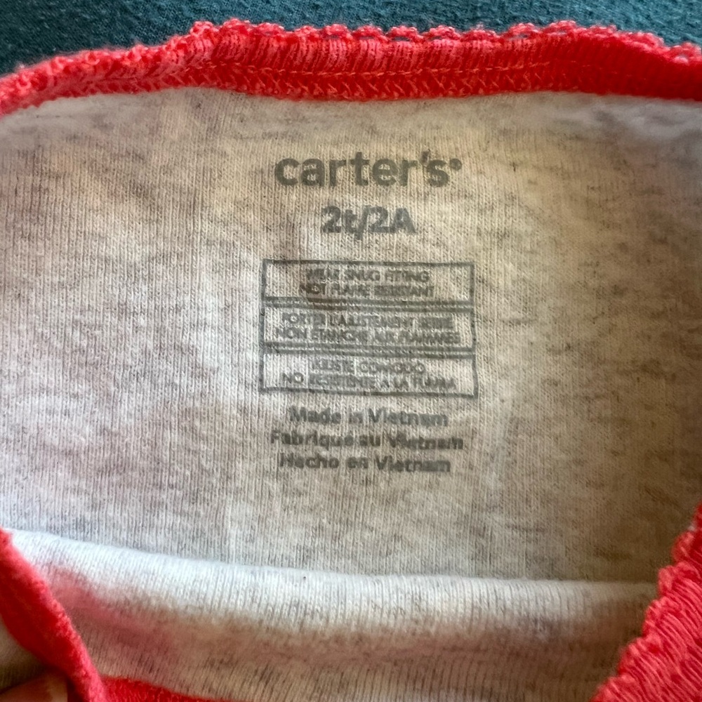 Carter’s 2-piece set - Picture 2 of 6